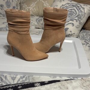 Elegant Tan Suede Women's Boots